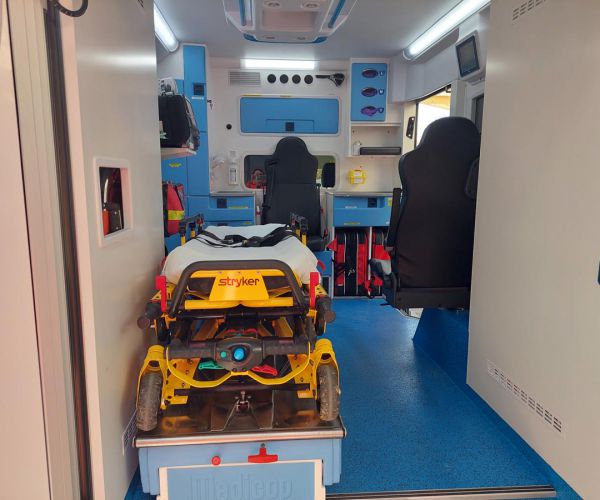 Notranjost reševalnega vozila VW Transporter 2019 - NRV06